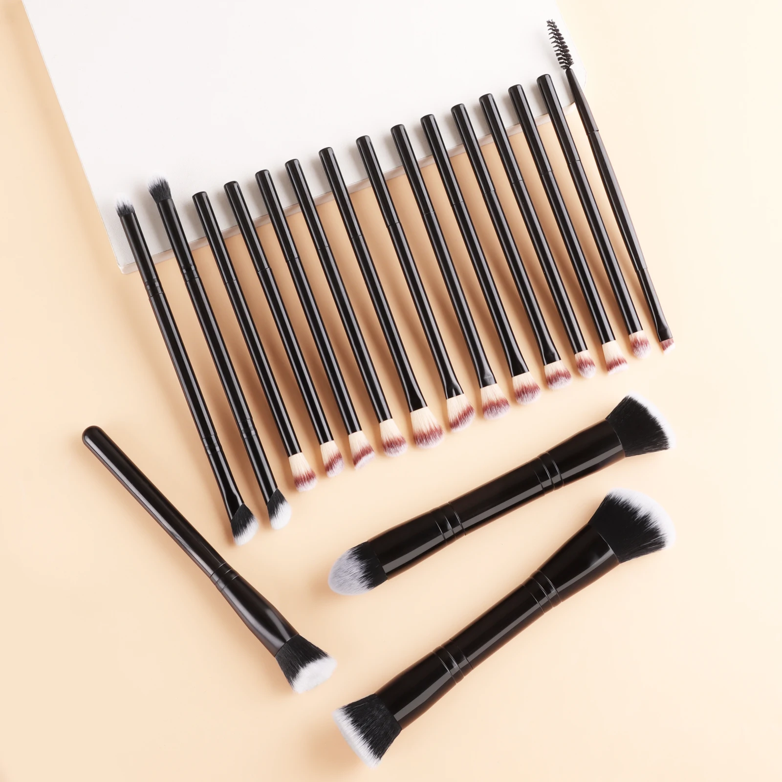 Set de 18 Brochas de Maquillaje, Brocha para Cejas, Brocha para Sombras de Ojos Angulada, Brocha Plana para Base y Brocha Redonda para Rubor Facial