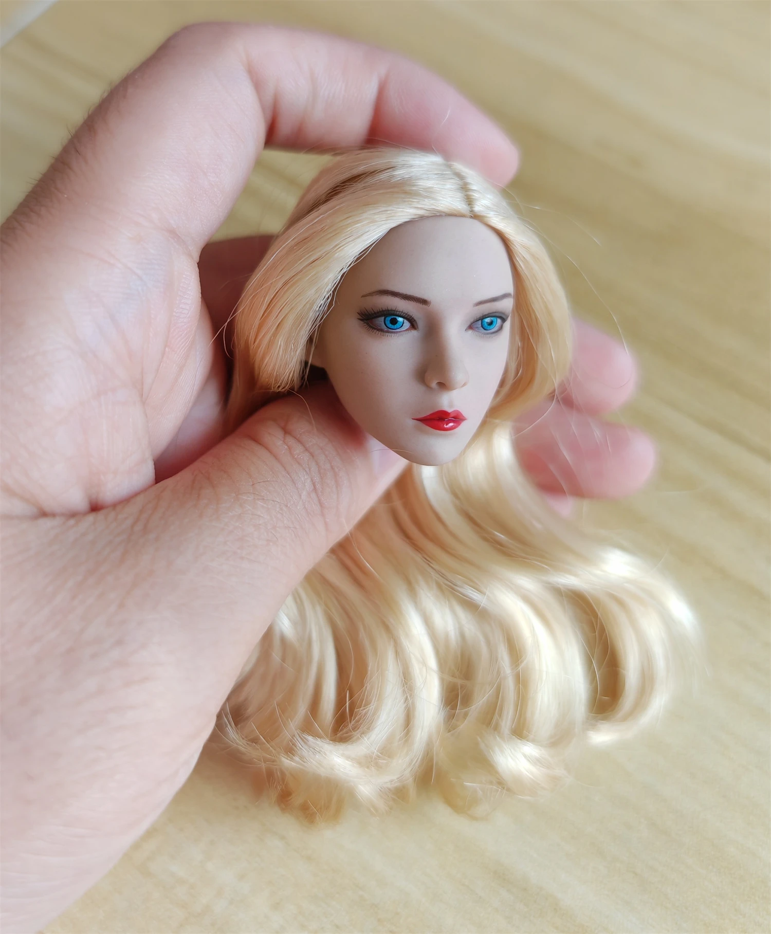 YMTOYS 1/6 파란 눈 유럽 소녀 머리 조각 모델 장난감, 선탄 페이스 핏, 12 인치 TB리그 피켄 액션 피규어