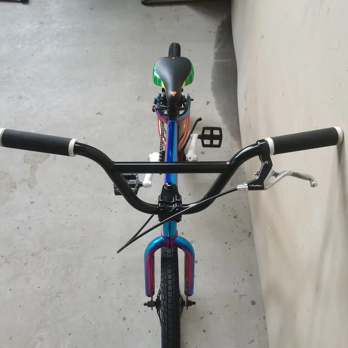Urban street trials bike8 BMX  show car extreme cycling stunt action bike 18 streetcar teen