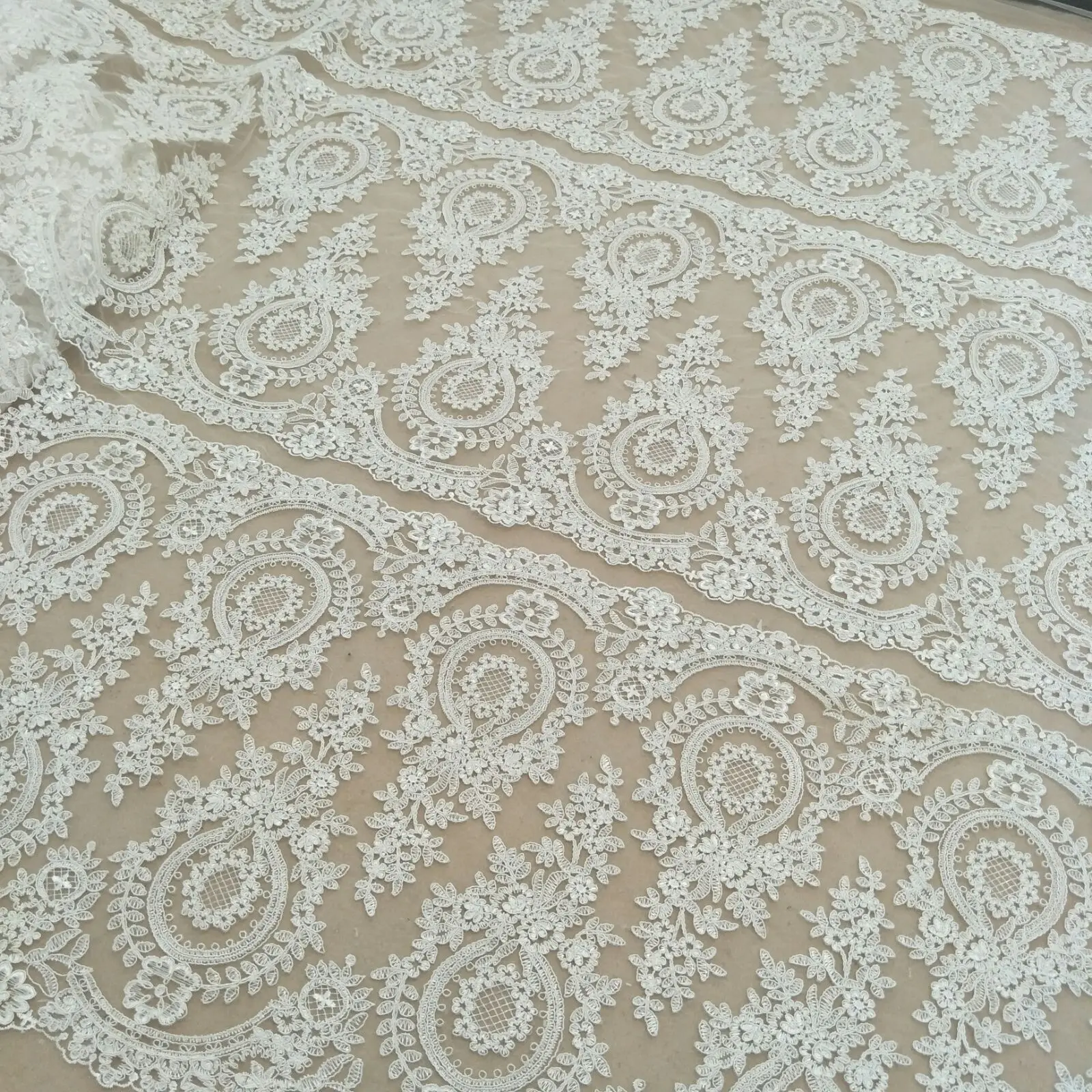 new arrival corded flower lace fabric wedding lace sell by yard