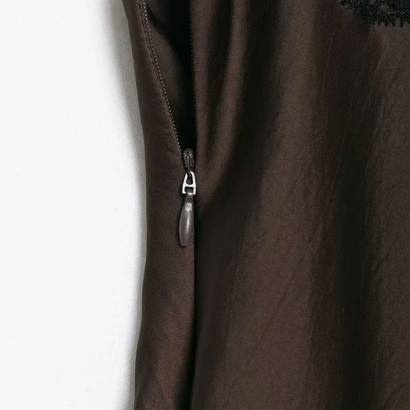 Abito da donna Abito a canotta in raso marrone con finiture in pizzo nero Abiti da festa eleganti senza schienale Abiti da sera sexy con orlo asimmetrico