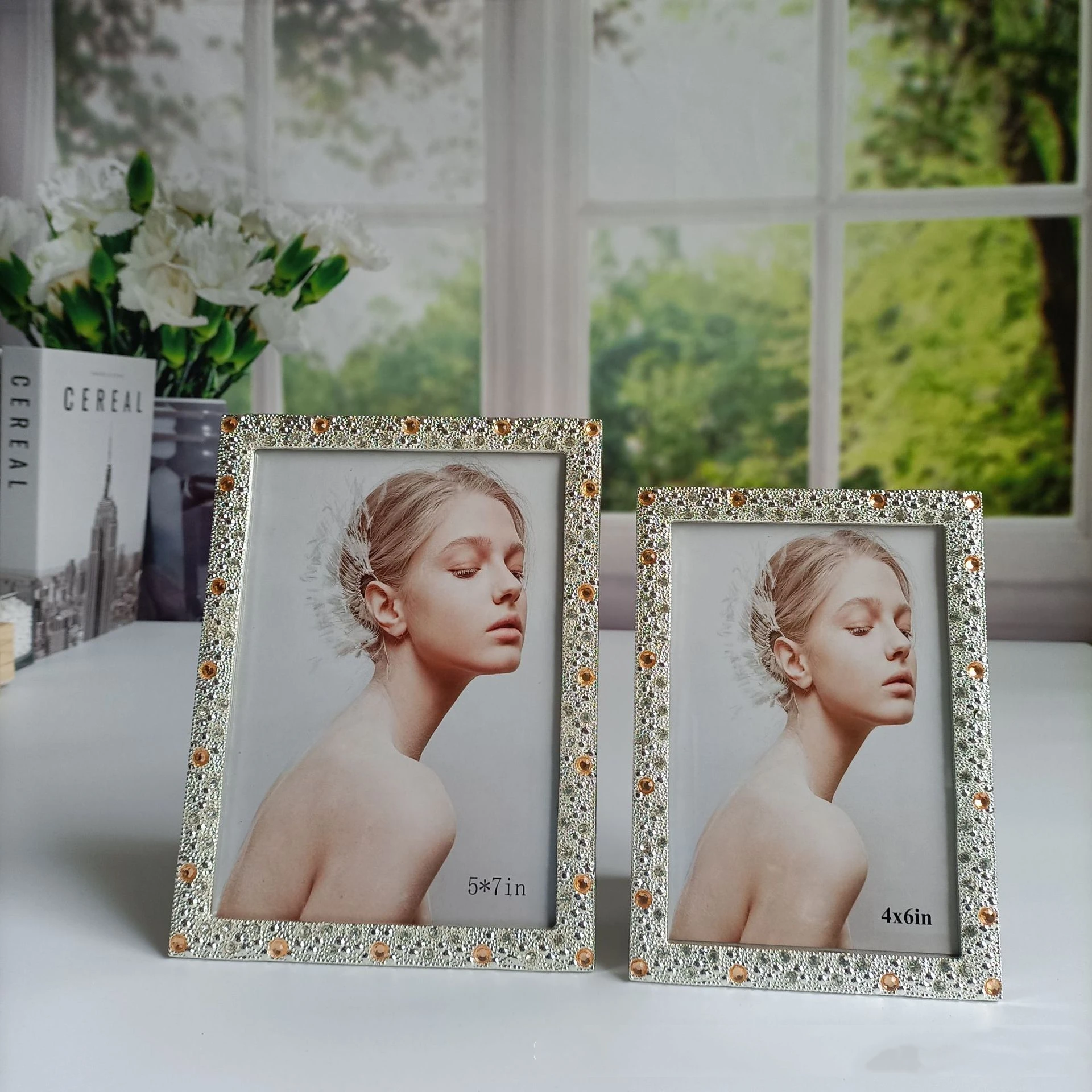 

American Simple Light Luxury Creative Silver Metal Photo Frame Home Office Desktop Decoration