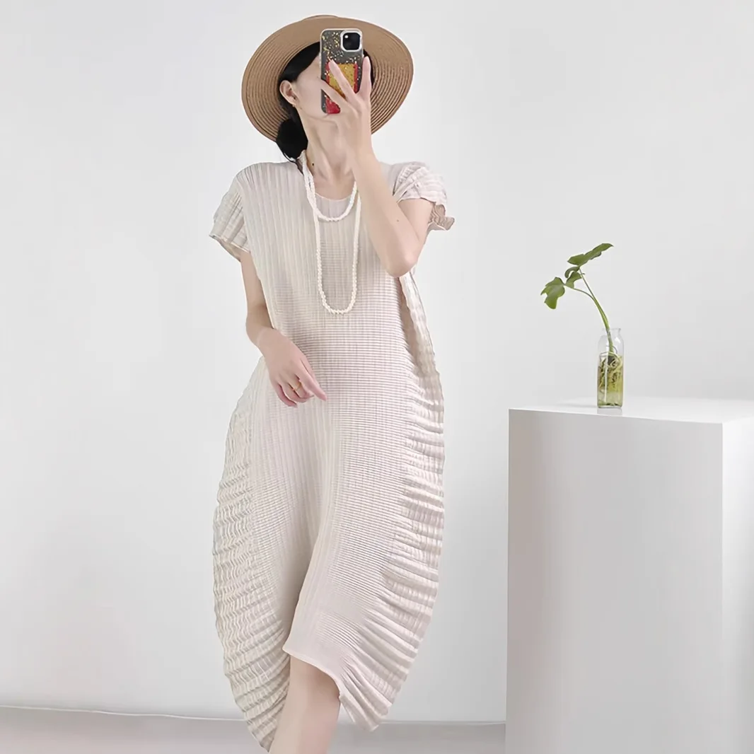Miyake Einfarbig Plissee 2025, Sommer Neue Kleider frauen Vielseitige Casual Elegante Lose Gerade Kleider Temperament Kleidung
