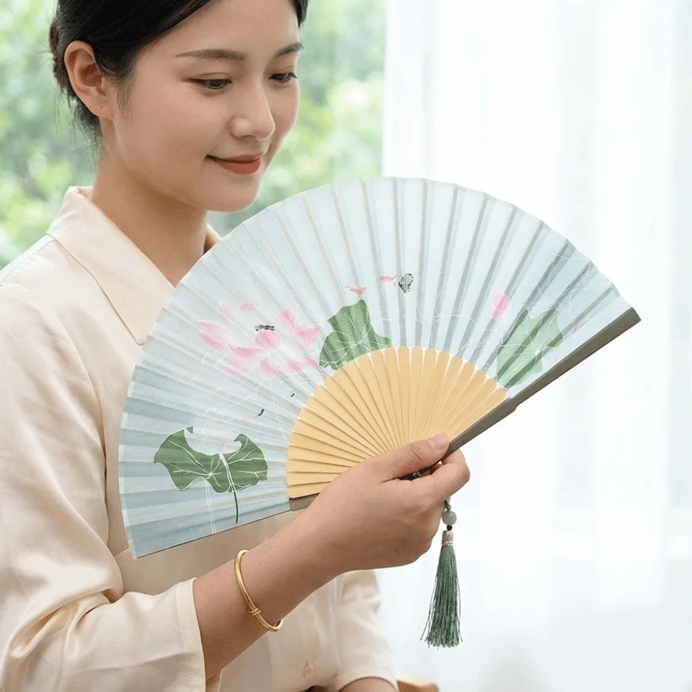 Daily Use Retro Folding Hand Fan Classical Lotus Design Dance Fan Wooden Handle with Tassels Hand Cranked Fan Performance
