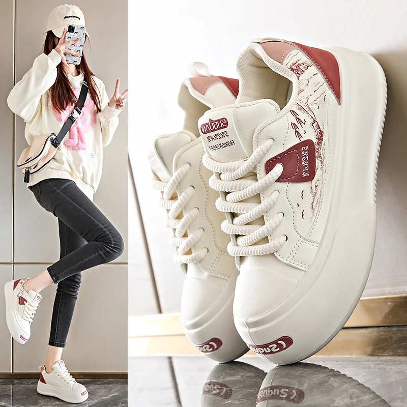 

Women's Chunky Platform Sneakers 5.5CM Heel PU Upper Round Toe Comfortable Heel Wear Resistant Sole Casual Daily Shoes
