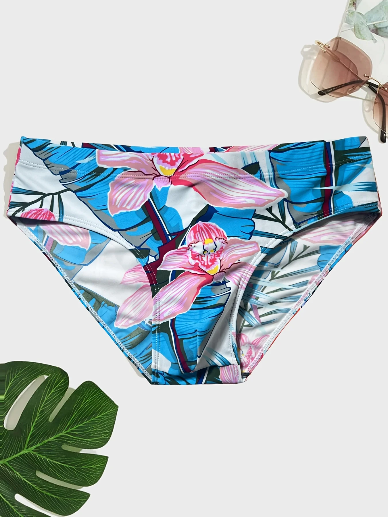 Men's Triangle Anti-Embarrassment Professional Racing Large Size Quick-Drying Resistance Swimming Flower Swimming Trunks