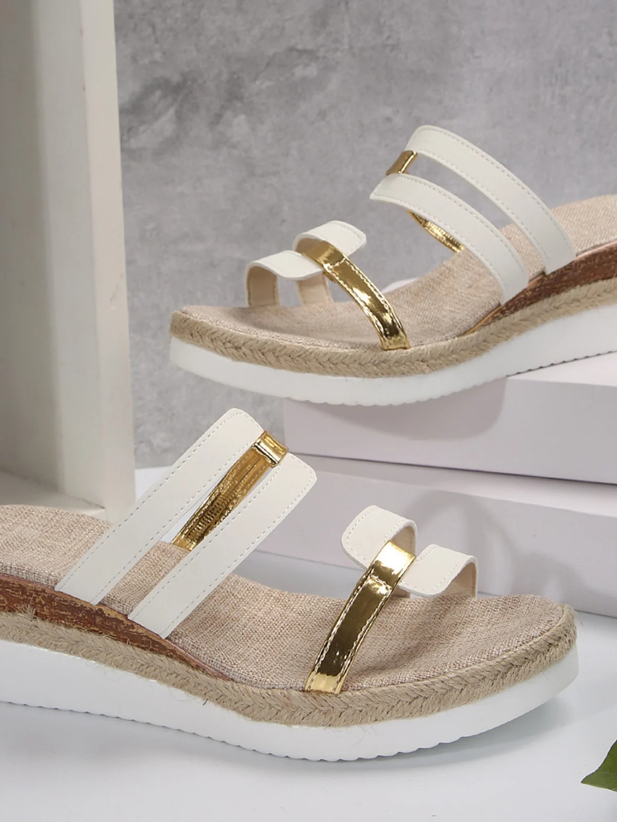 

Летние босоножки на каблуке W, повседневные женские тапочки, пляжные сандалии, молодежная обувь на среднем каблуке с резиновой подошвой, модный тренд