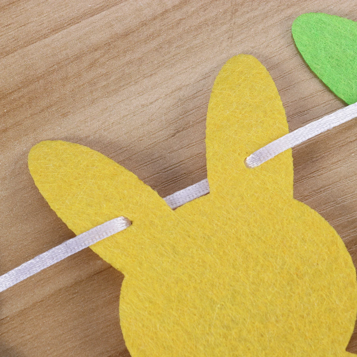 

Rabbit Felt Ball Flag Easter Party Pennant Banner Bunting 2 Sets Creative Home Decorations Festive Atmosphere