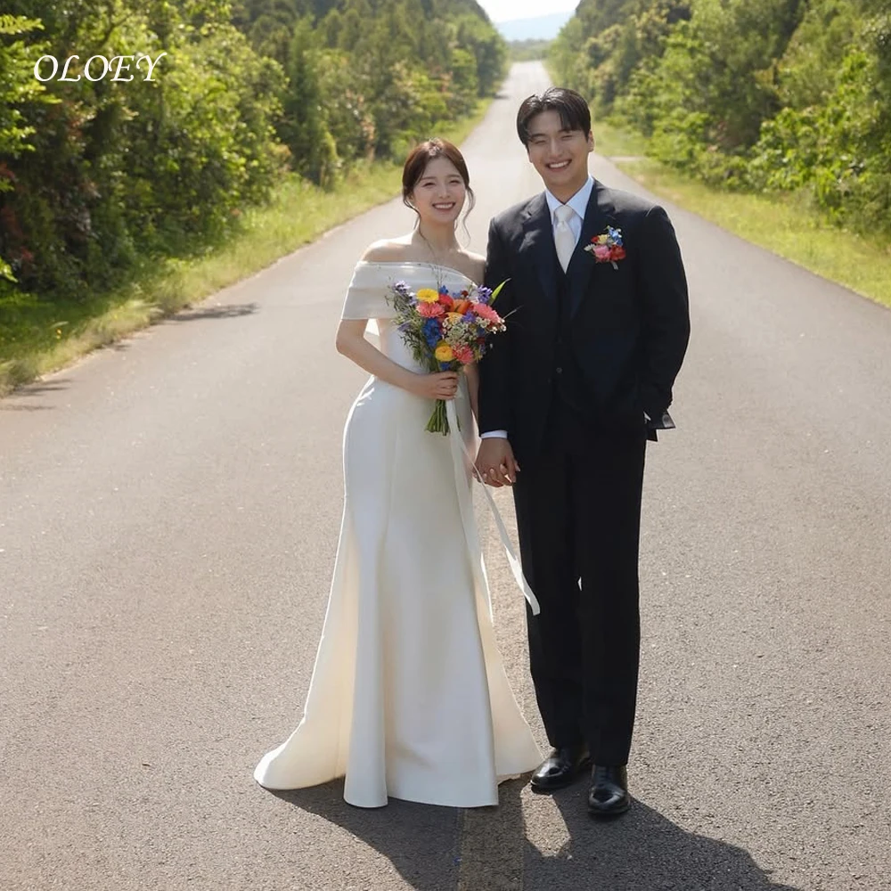 OLOEY Elegante Seidensatin A-Linie Brautkleider Korea Fotoshooting Schulterfrei Sweep Zug Brautkleider Maßgeschneiderte Prinzessin