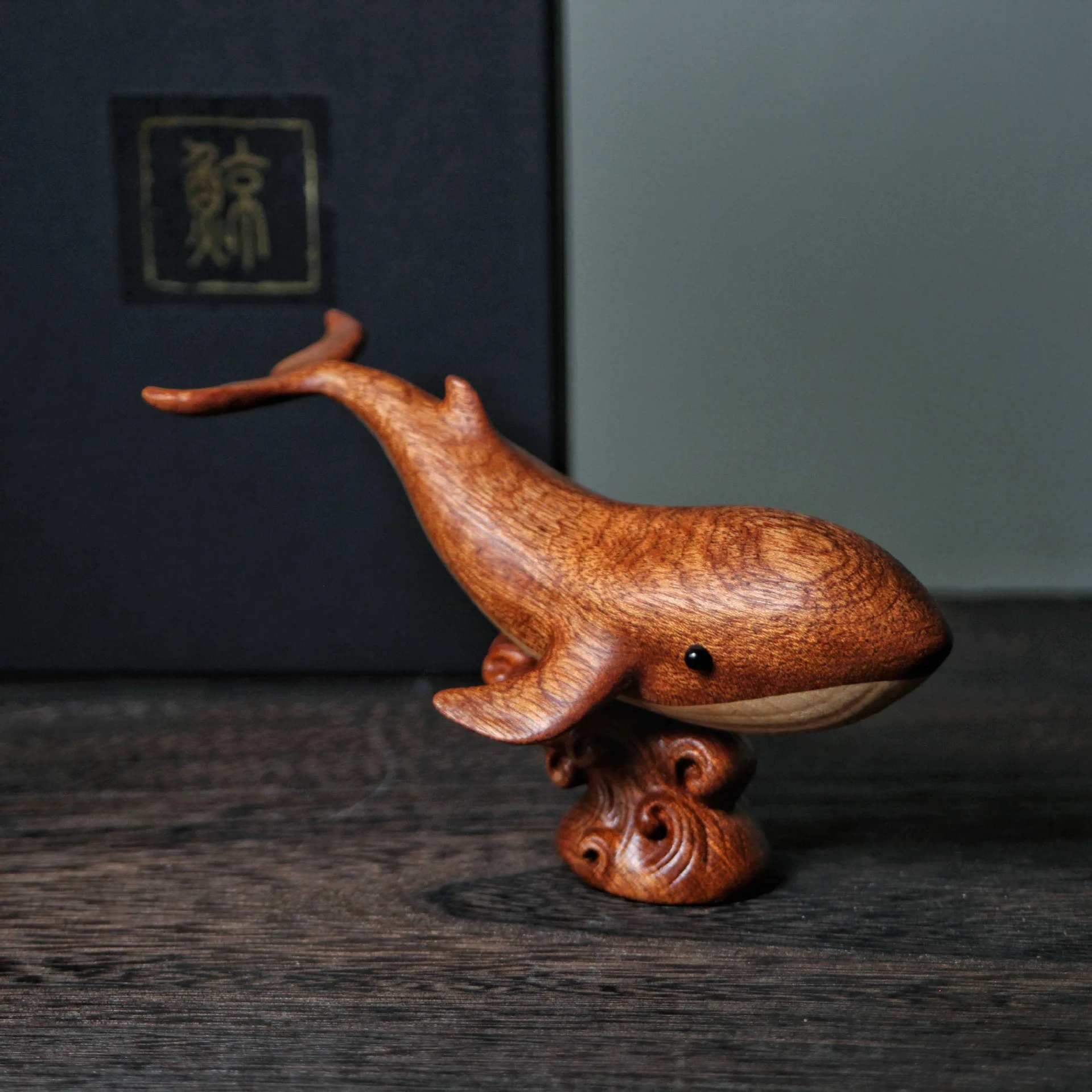 LTT magnetic suction free whale simulation living room creative solid wood ornament