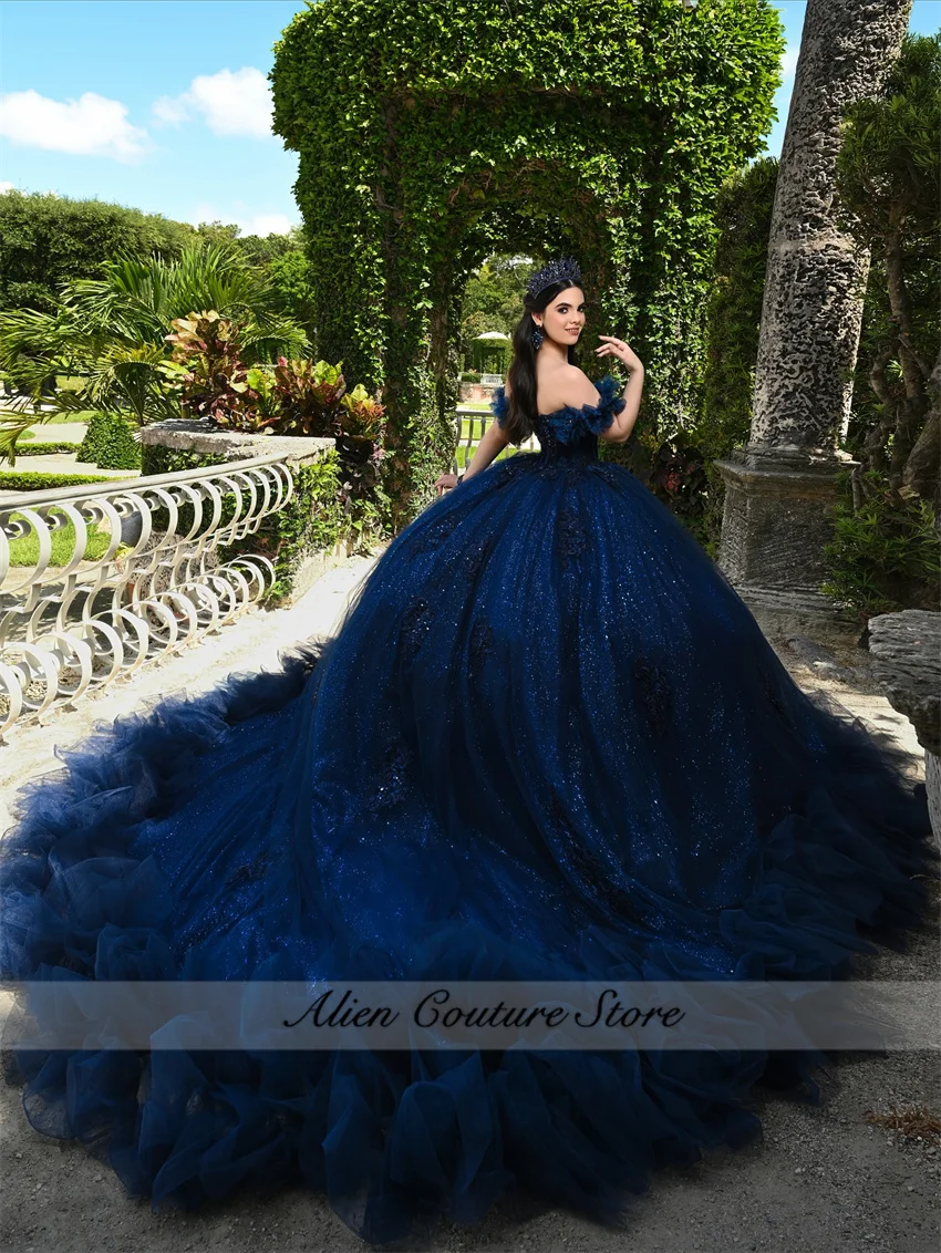 Granatowe suknie quinceañera, suknia balowa z odkrytymi ramionami, aplikacje, koraliki, kryształki, warstwowa suknia na słodkie szesnaste urodziny, vestidos 15, szyta na miarę