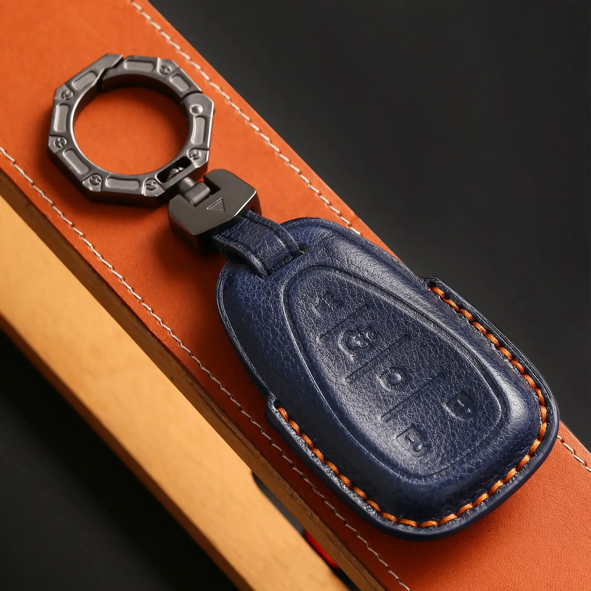 

1pc Leather Car Key Cover Fob Case Shell For Chevrolet Chevy Malibu Camaro Cruze Traverse Sonic Volt Bolt Equinox 2017-2019