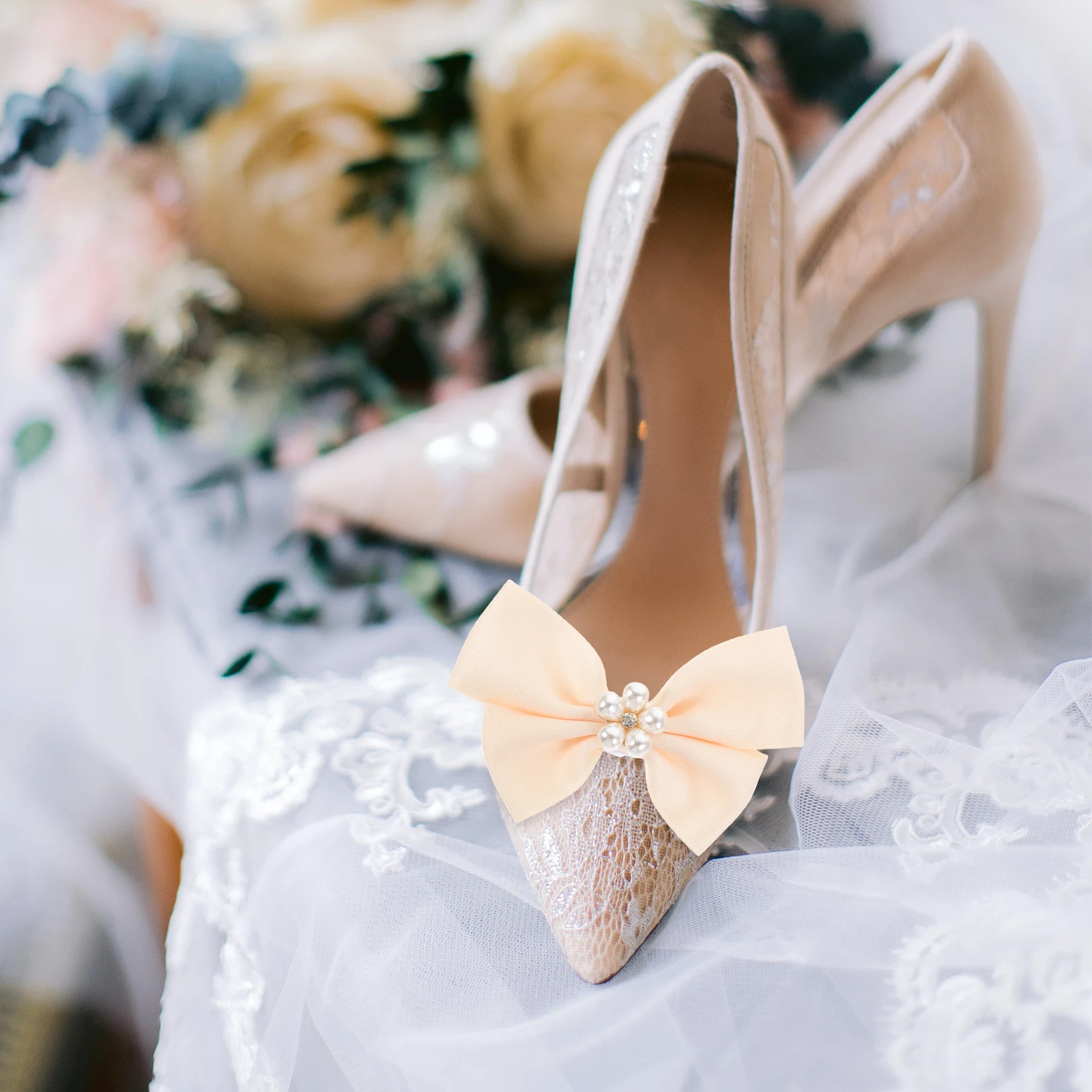 

2pcs Bow Shoe Clips Detachable Beige Wedding Decorative Accessories for Flats S Pumps Boots Shoes Transformation