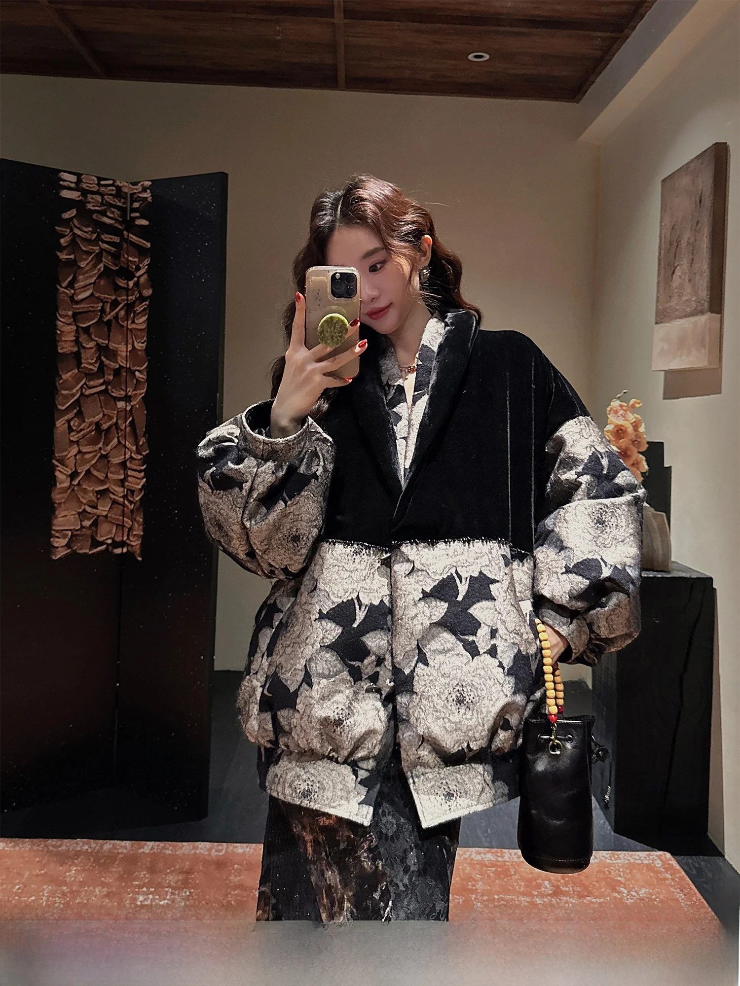 

Новая женская куртка Sanji Bla Flower в китайском национальном стиле, с узором пионов, из шелкового бархата, для повседневной носки, коллекция 2025 года