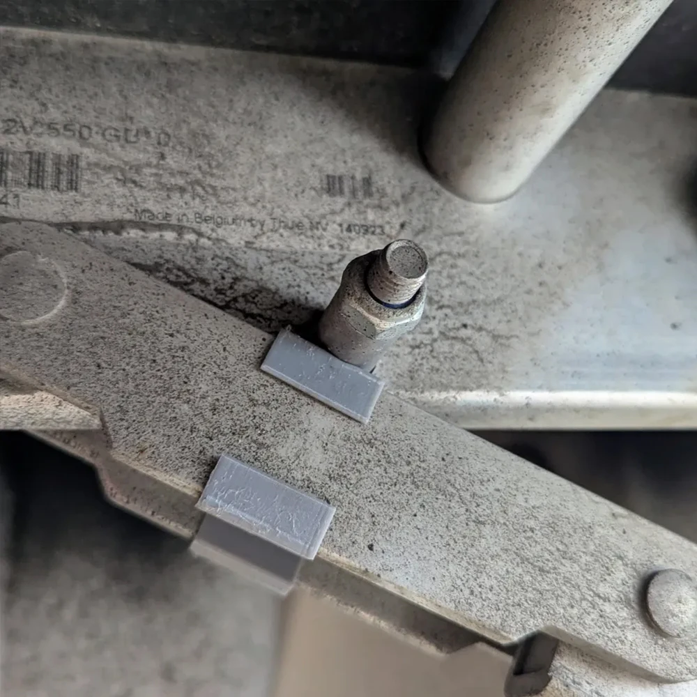 4 قطعة كتلة عازلة بدواسة RV (ممتص الصدمات) - يقلل الضوضاء عندما يتم تمديد الدواسة ملحقات القوافل البلاستيكية سهلة التركيب