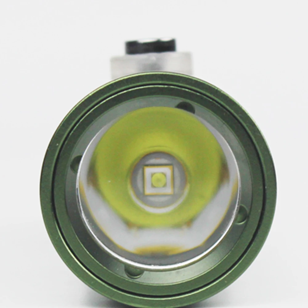 

Super Bright Diving Flashlight IPX8 Highest Waterproof Rating Professional Dive Light Underwater Portable 251m Searching Lantern