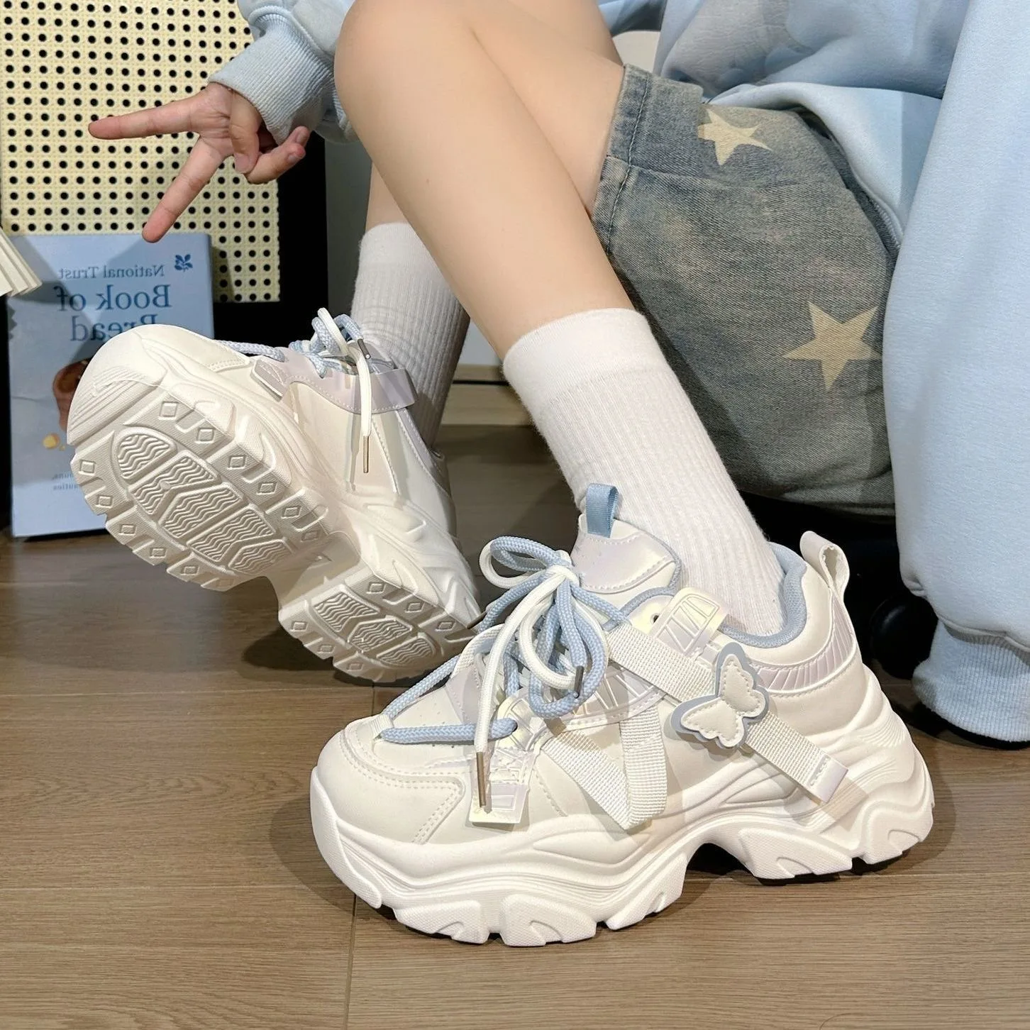 2026 Frühling Herbst Neue Damenmode Atmungsaktive Ultraleichte Dad-Sneaker im Butterfly-Stil mit dicker Sohle und erhöhtem Absatz – Detail 15