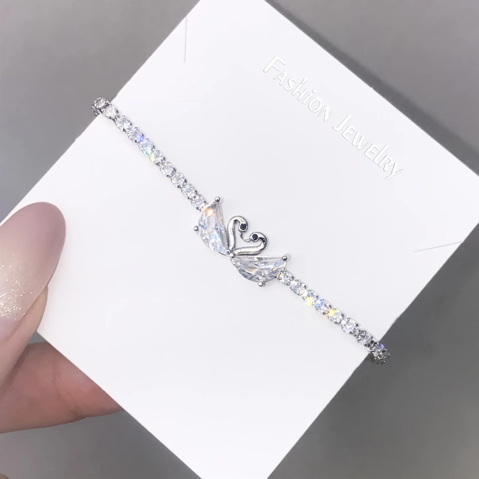 PT950 transparent little swan bracelet - new spring/summer style, exquisite pull-string, trendy style, perfect gift