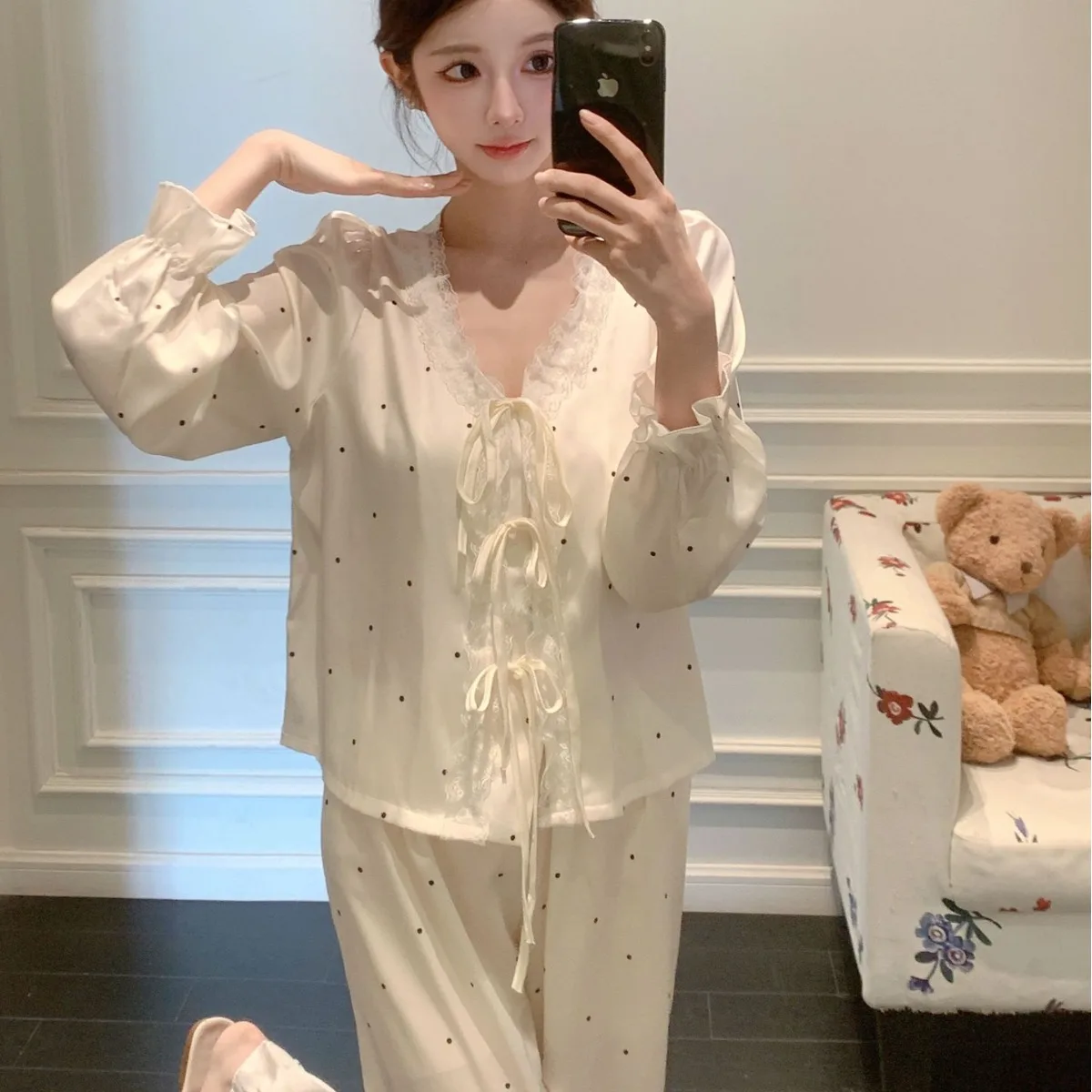 Women Autumn Ice-silk Pajamas Sets Fashion Ladies Polka Dot Printed Home Nightwear Satin Sleepwear