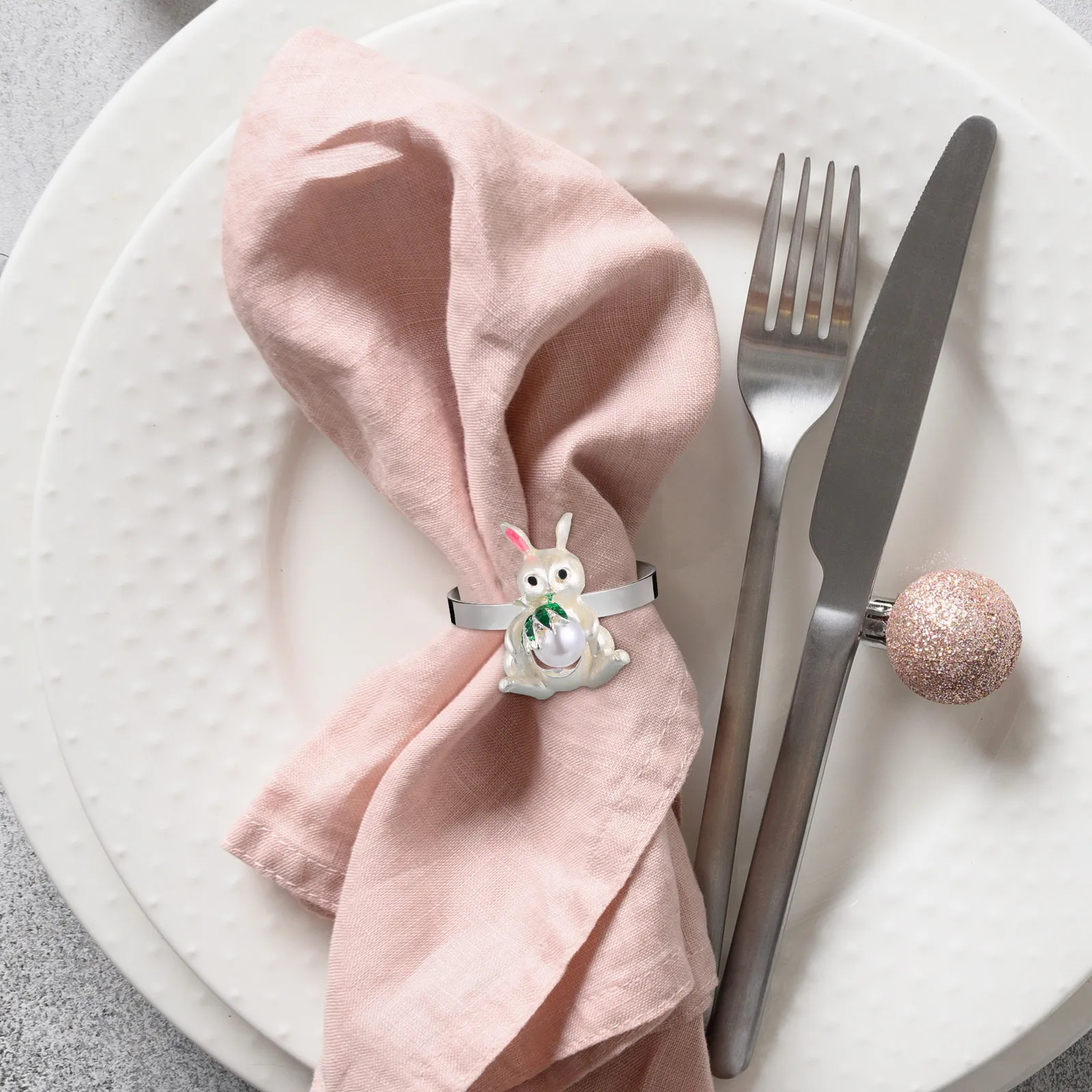 6Pcs Premium Alloy and Pearl Napkin Rings Delicate Reusable Serviette Buckles for Easter Holiday Family Gathering Chic Table