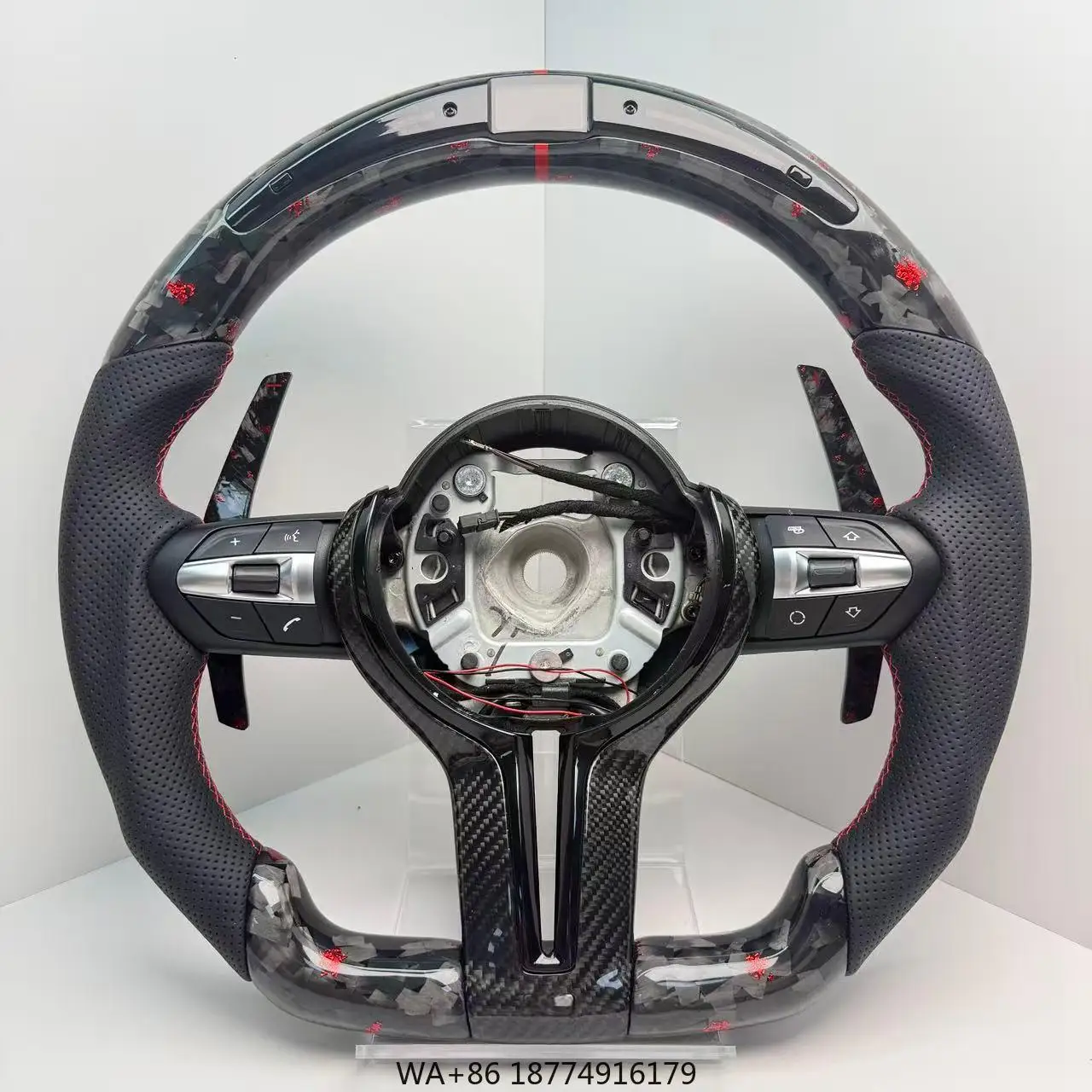 

Изготовленный на заказ руль из красного порошка из кованого углеродного волокна со светодиодной подсветкой для Fseires F10 F30 и E серии E70 E90for