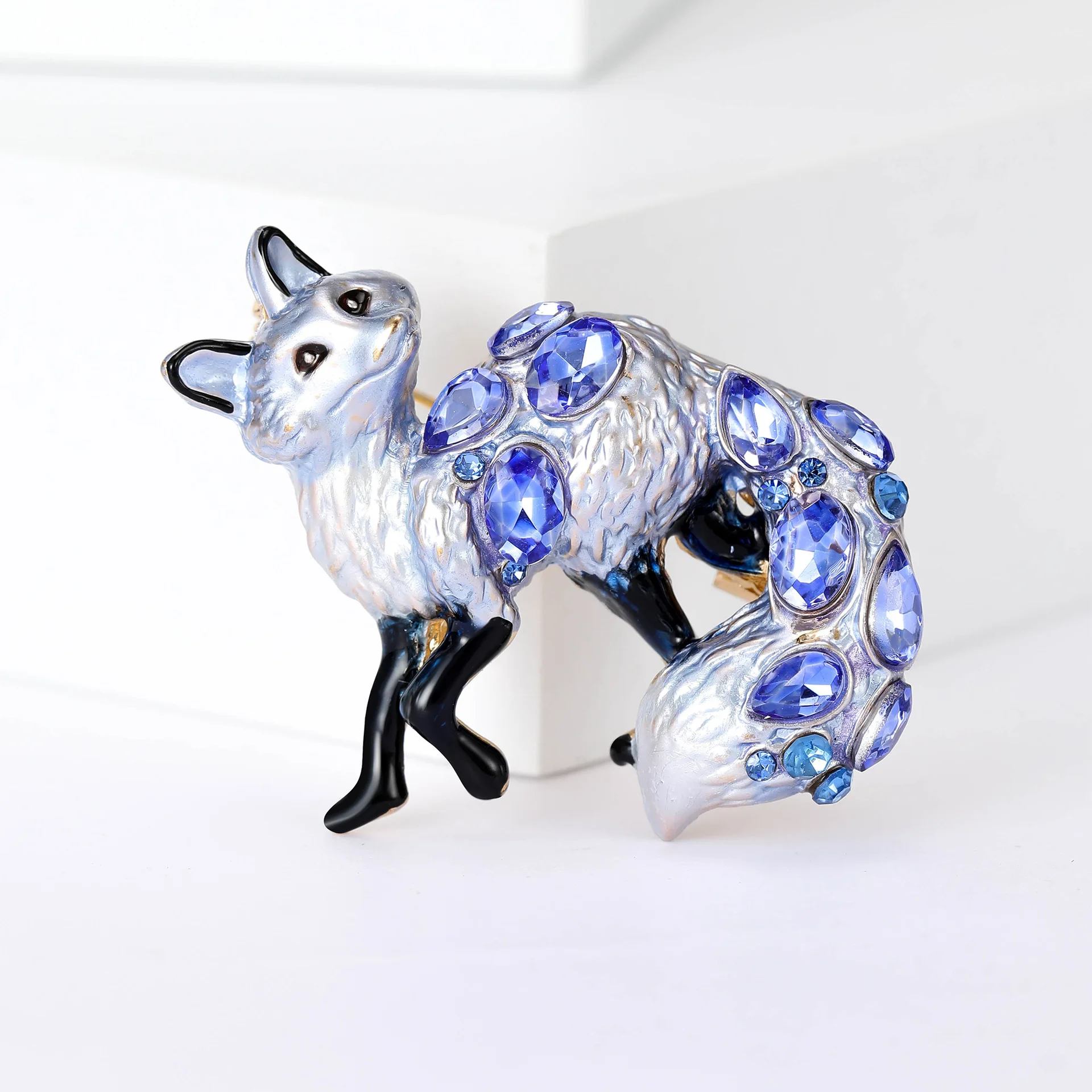 Retro Enamel Rhinestone Cute Fox Brooches For Women Men Creative Crystal Foxes Animal Brooch Pin Casual Party Jewelry Gifts