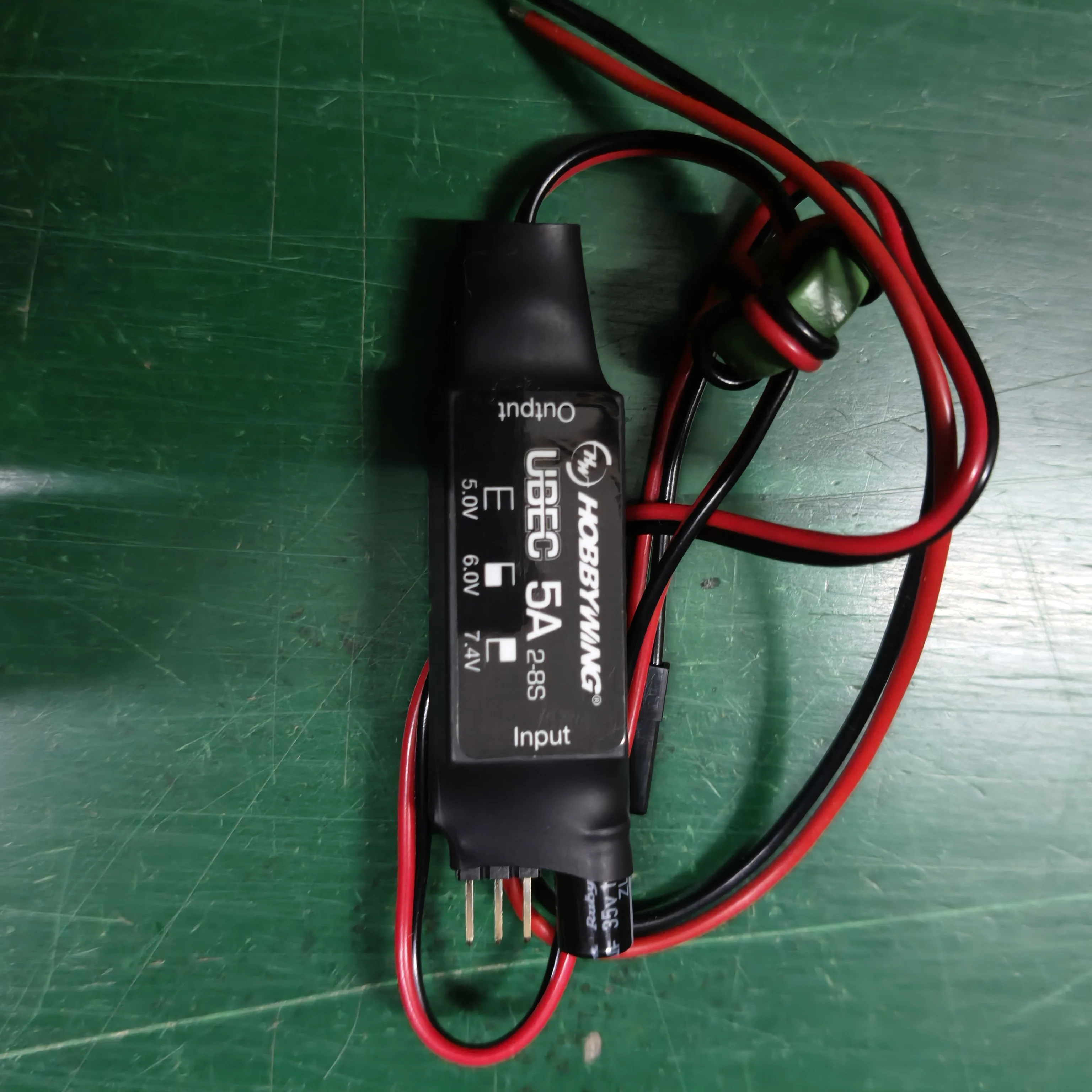 

Hobbywing UBEC 5A 2-8S Lipo Voltage regulation Power Supply Module Antijamming Suitable for RC Fixed Wing Drones