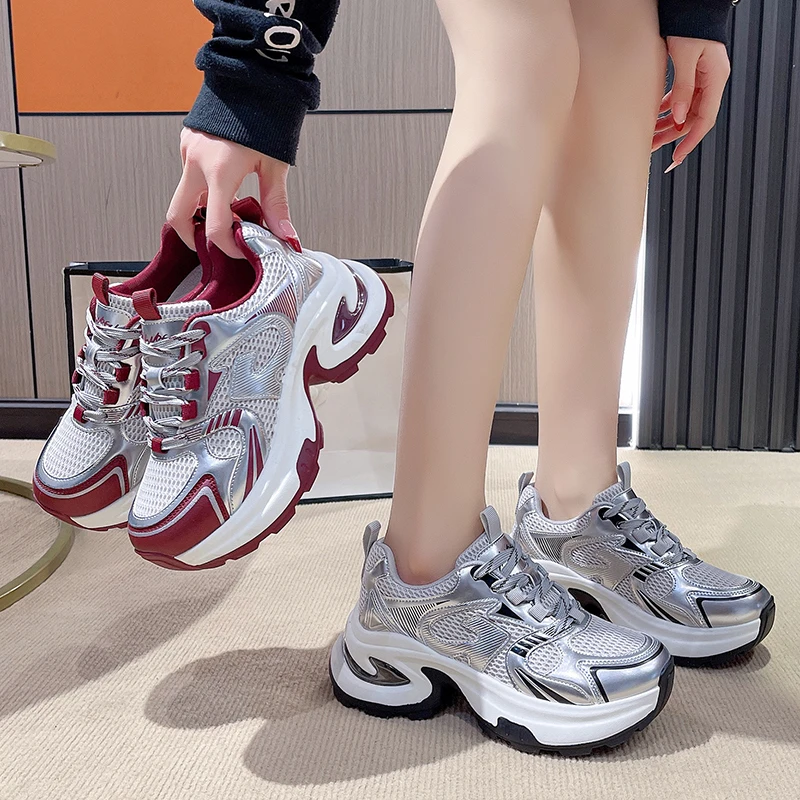 Chaussures de sport pour femmes nouveau 2025 polyvalent à semelles épaisses respirant maille fine à lacets chaussures décontractées à talons hauts chaussures à semelles épaisses