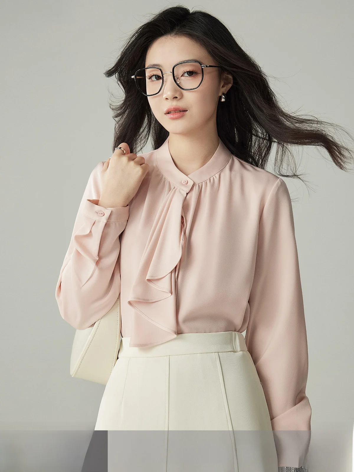 

Женская рубашка Yakejia в деловом стиле, весна-осень, цвет сакуры, с асимметричным поясом, профессиональный образ, длинный рукав, однотонная