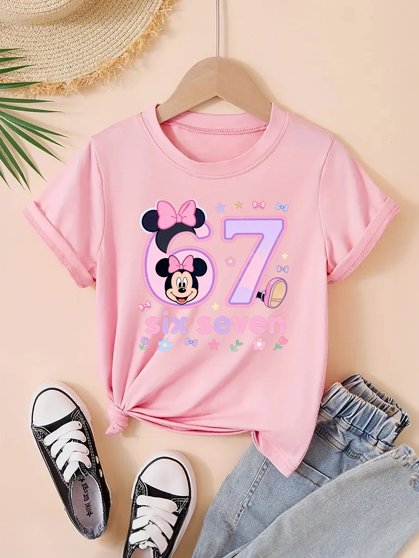 تي شيرت أطفال كاجوال متعدد الاستخدامات برقبة دائرية من Disney Fashion مع 69 ونمط ميني لطيف، مثالي للارتداء اليومي، هدية لطيفة