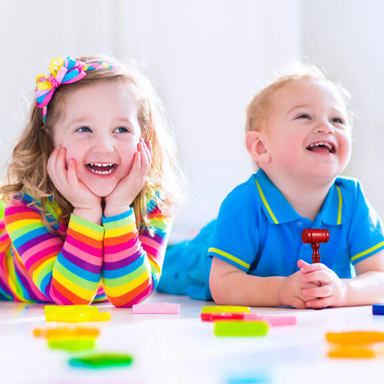 Martelletto in legno Mini Beat Toy 5 pezzi Gioco di ruolo per bambini Set di martelli per avvocato Regalo divertente e sicuro per bambini Artigianato