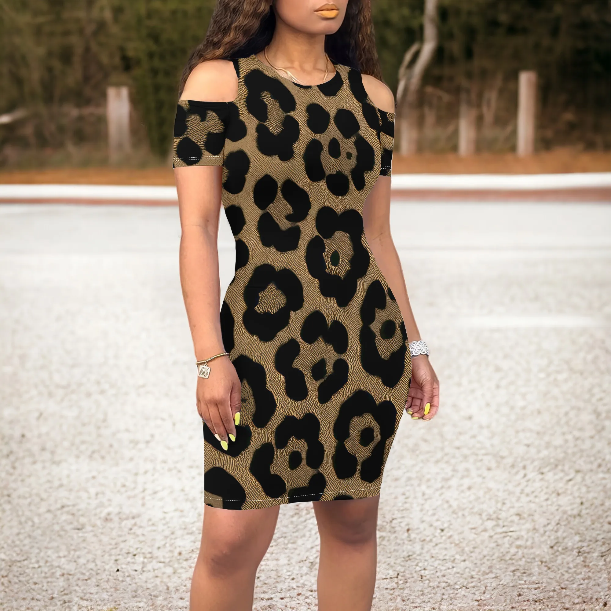 ผู้หญิงฤดูร้อนสบายๆเสื้อยืด Swing Midi ชุดหลวม Fit เปิดไหล่แขนสั้นรอบคอ Travel Daily Life Sundresses