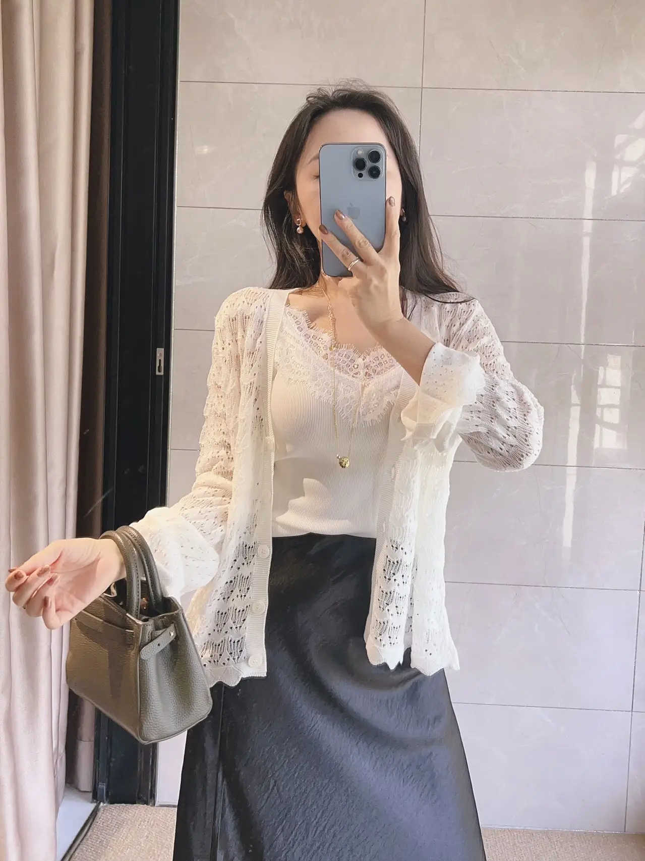 

Romantic V-neck Thin Hollow out Silk Knitted Cardigan White Princess Style Women's Loose Fit Long Sleeve Fashion Spring Garment
