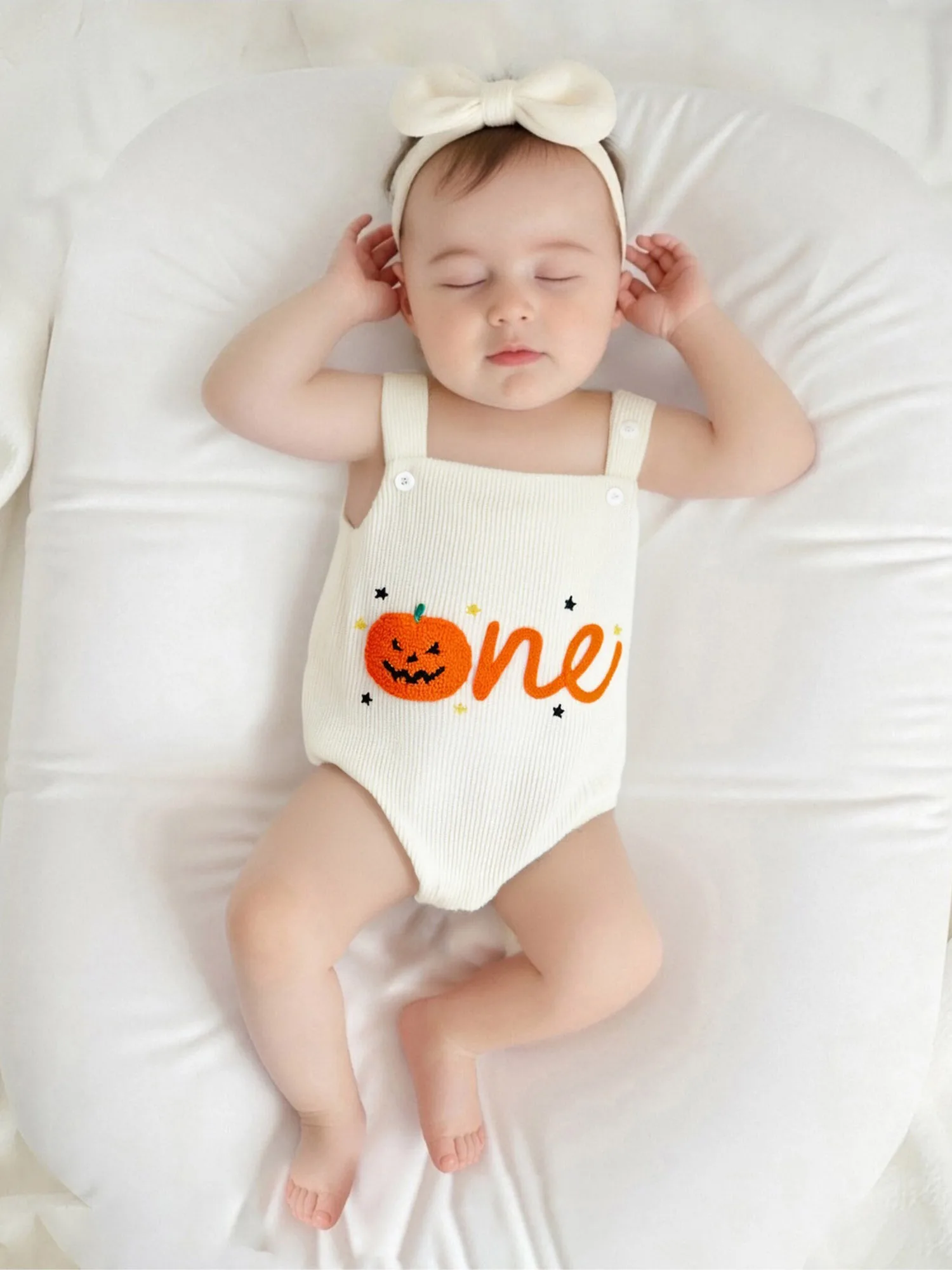 Barboteuse d'Halloween unisexe pour bébé avec broderie effrayante et design sans manches pour un look mignon et confortable