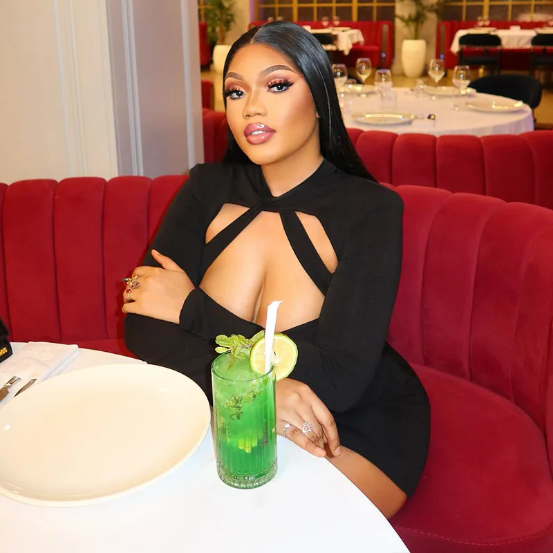 EuropeanChic Kleid Kompliziertes Ausschnitt-FigurHugging-Kleid Langarm-Taillen-Schlankheitskleid Street Fashion Kurze Kleider