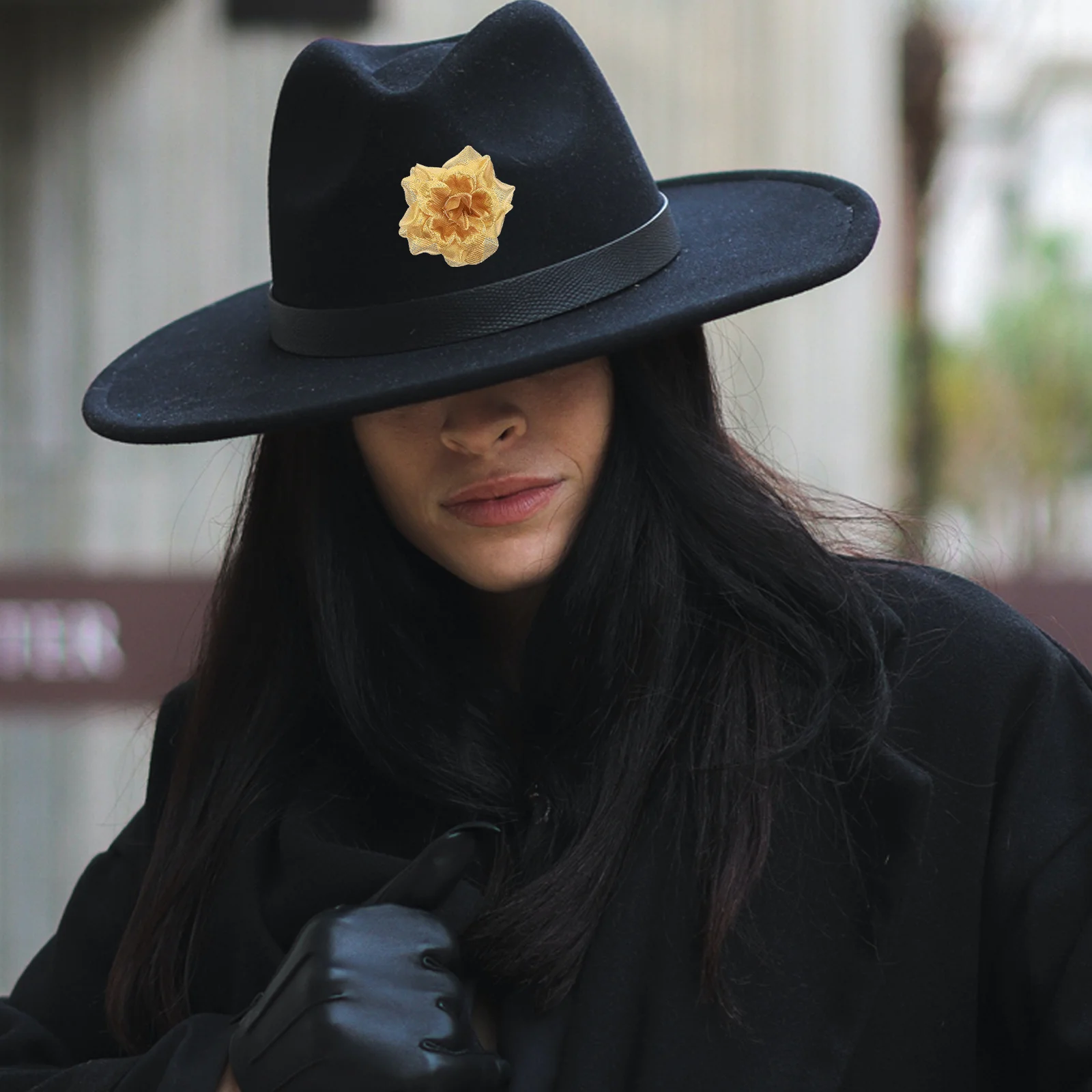 

50Pcs Golden Lifelike Artificial Silk Rose Flowers Fabric Plastic Wedding Decorative Rose Heads for Crafts