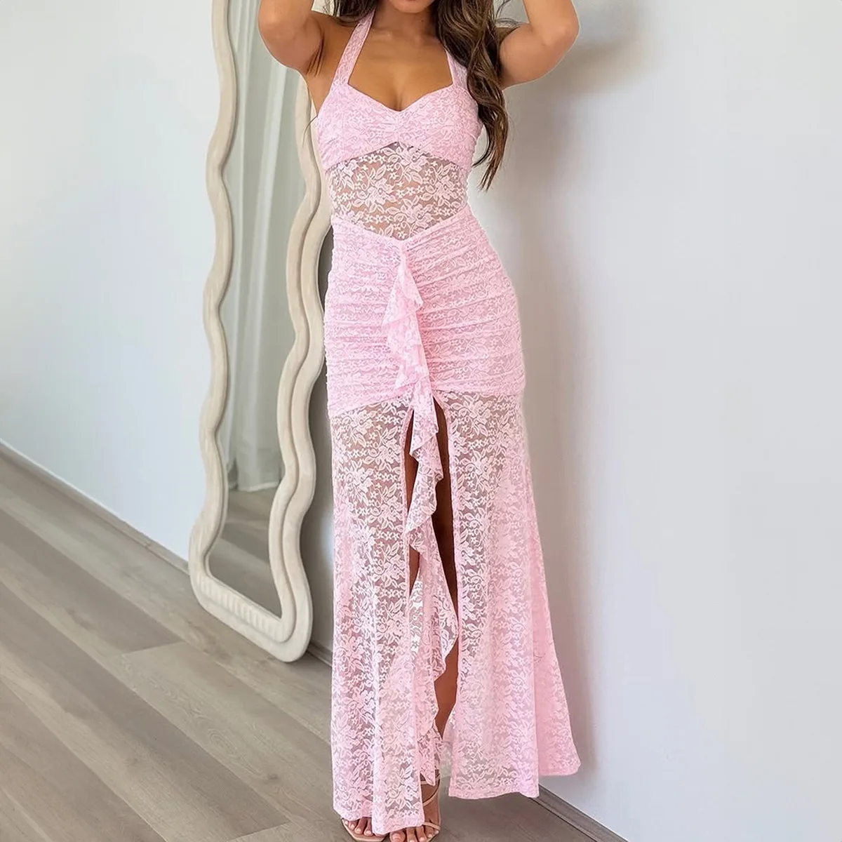 فستان نسائي طويل موضة ربيع وصيف 2026 أنيق رسن مثبت على الرقبة دانتيل وردي شق مستقيم الأكمام فستان عطلة الشاطئ