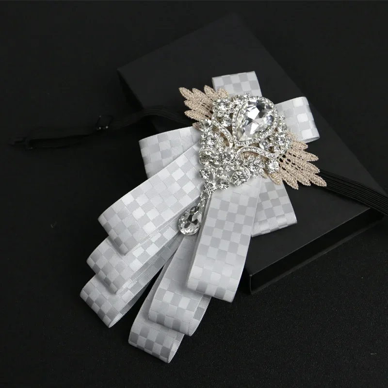 Luxury Wedding Rhinestone Bow Tie Men and Women's Fashion British Business Ribbon Collar Flower Handmade Jewelry Gifts for Men