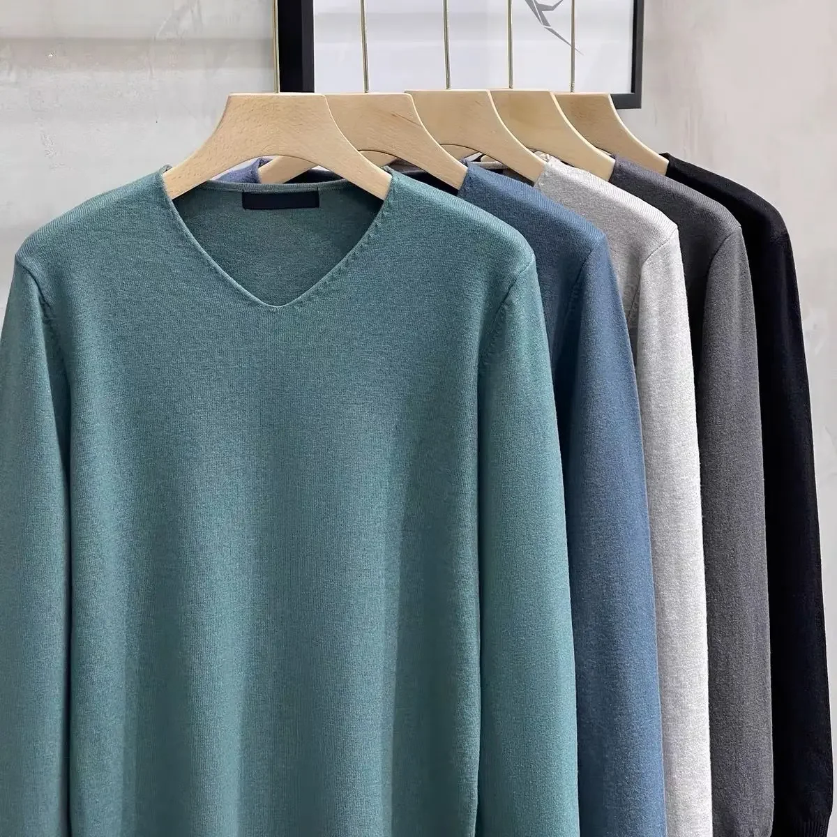 High Quality Basic Men Sweaters Solid Color V-neck Long Sleeve Knitted Male Pullover Winter Fashion New Warm Sweaters Men X47