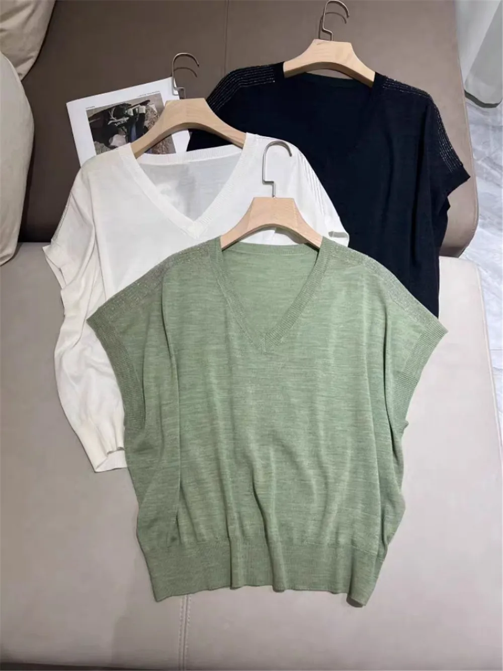 

2024 Summer New BC Silk Wool V-Neck Knit Top Loose T-shirt