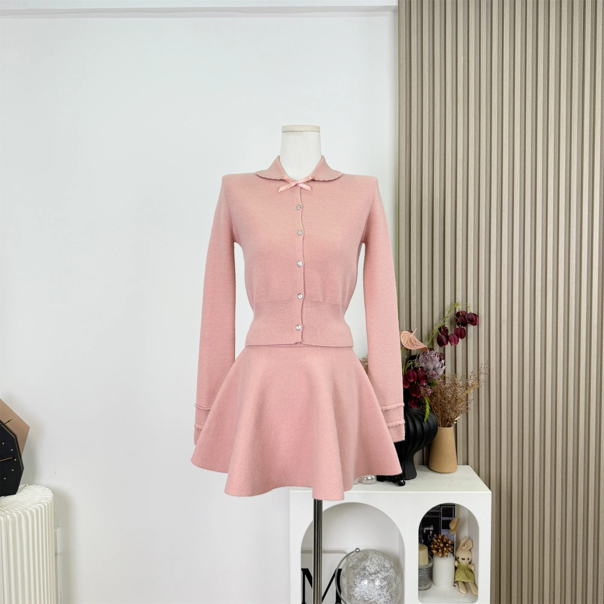 

Women's Autumn Winter Lovely Two Pieces Knitted Skirt Set Lady Turn Down Collar Long Sleeve Slim Cardigan + A Line Short Skirt