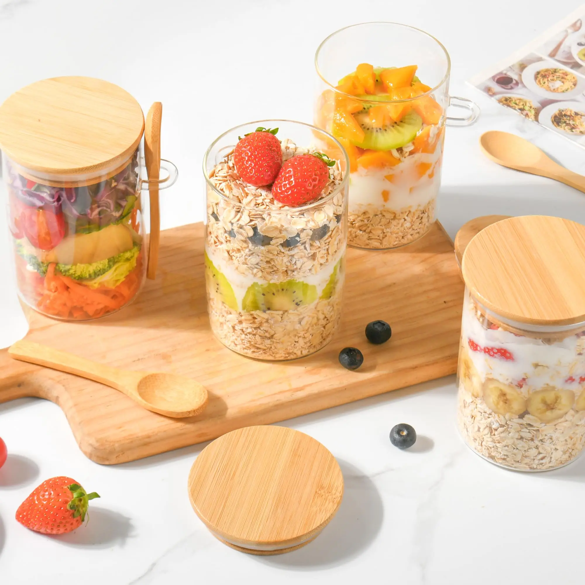 4er-Pack Overnight-Oats-Behälter mit Deckeln und Löffeln, 18oz Einmachgläser mit weiter Öffnung, Glasbehälter zur Lebensmittelaufbewahrung für Chia-Pudding, Joghurt, Salat, Snacks und Haferflocken.