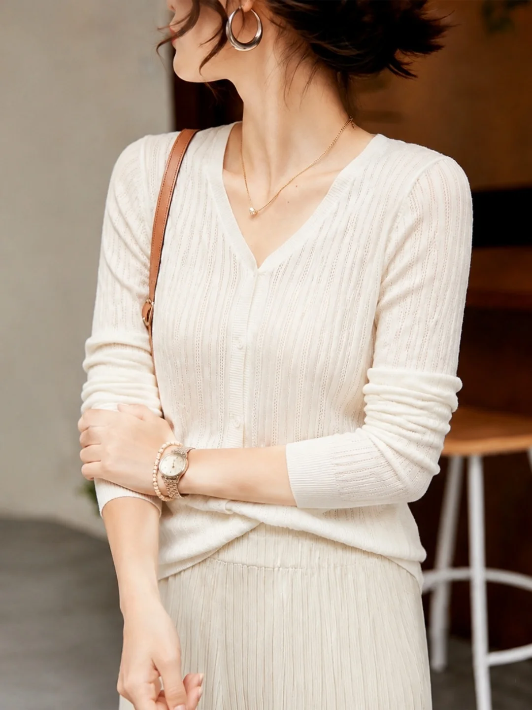 Soyeek Lin V-Neck Knitwear Single Button Long Sleeve Minimalist Style New Arrival Soft Comfortable Straight Cut Korean Commut...