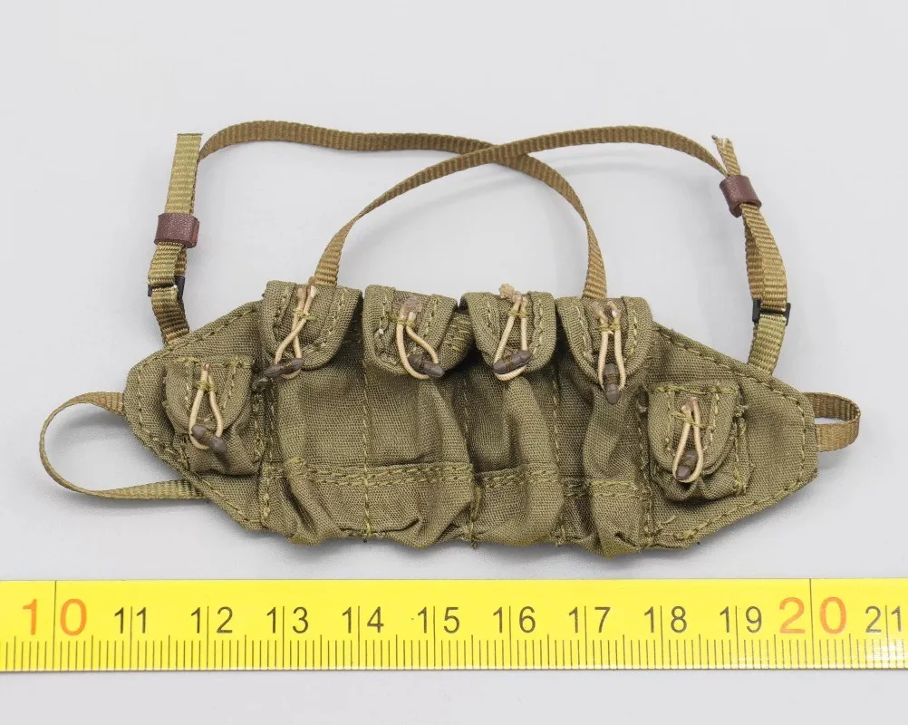 

M052 1/6 Scale Soldier Chest Hanging Model for12'' Female Medical Orderly