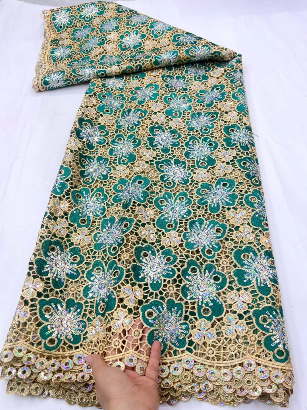 tissu-de-dentelle-africaine-soluble-dans-l'eau-de-haute-qualite-2026-5-yards-avec-sequins-et-cordon-pour-robes-de-mariee
