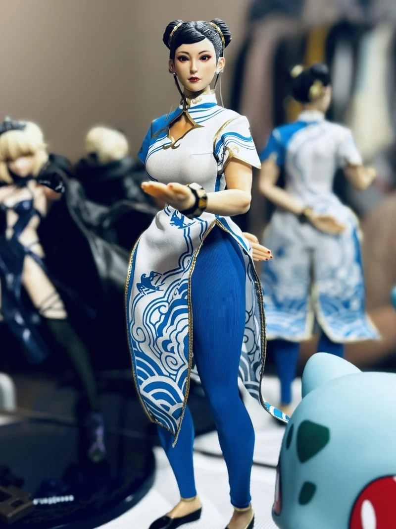 

Genuine In Stock STAR MAN Female Fighter Blue Cloud Pattern White Cheongsam Version Chun-Li 1/6 Action Figure Collectible Gift