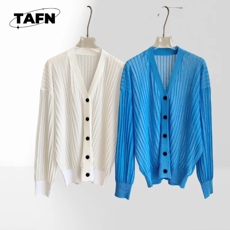 

Sweater Cardigan High Street Temperament Trend Comfortable Women's 25 Retro Cashmere Cardigan – Elegant Design for Casual AF2732