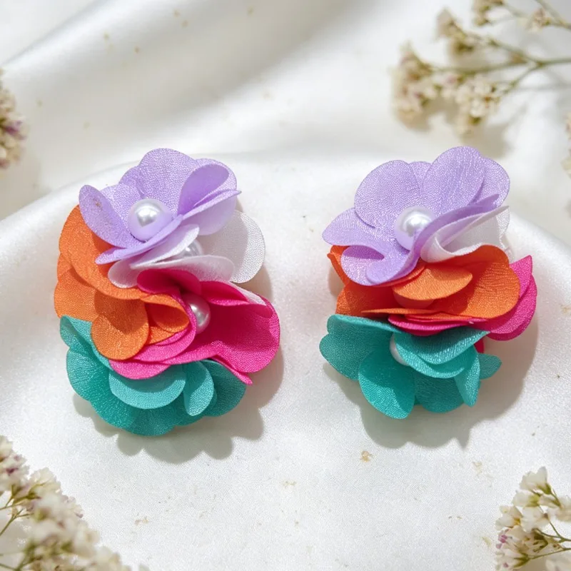 Dopamine Flower Pearl Clip-On-Ohrringe für Frauen, nicht durchstechende, schmerzfreie Ohrclips, Schmuckzubehör im Strandurlaubsstil – Detail 5