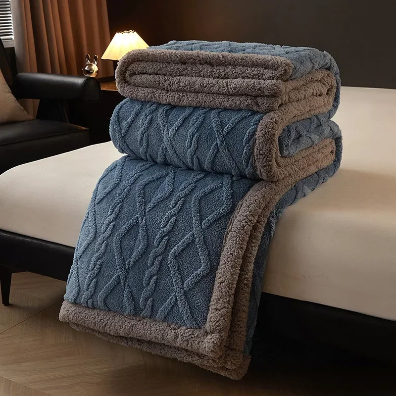 Class A three-layer padded thickened tower skin plush blanket warm and comfortable, one blanket multi-purpose