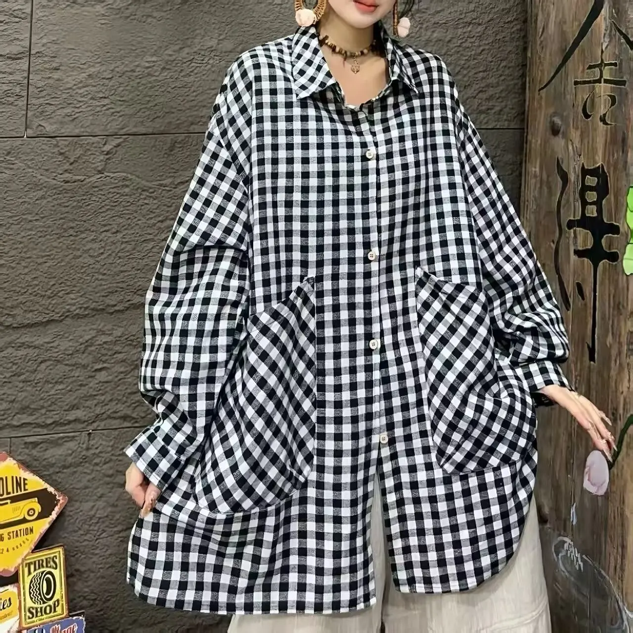 

SuperAen Pocket Plaid Mid-length Classic Shirt for Women 2026 Spring New Lapel Neck Long-sleeved Single Breasted Shirts